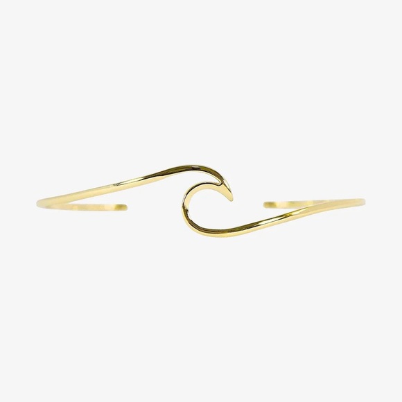 💥2 for $18💥Stunning and Simple Wave Cuff in Silver or Gold! - Picture 4 of 5
